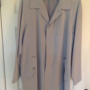 Mens mid length spring jacket.